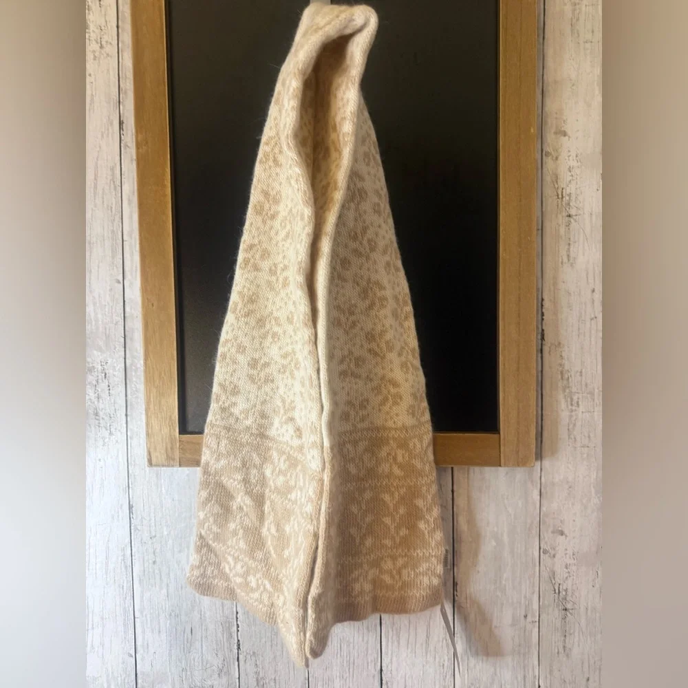 NWT Vintage Liz Claiborne Woodward Lothrop Tan Print Wool Scarf